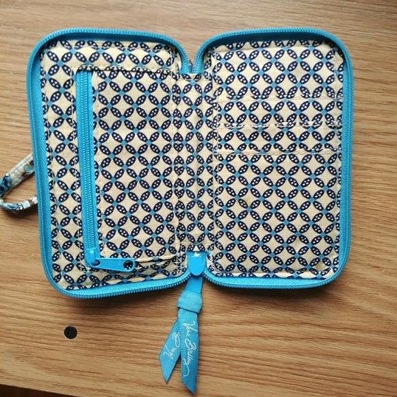 Vera Bradley wristlet wallet - Picture 4 of 4